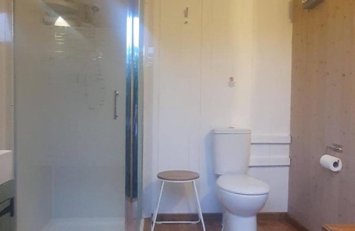 Hadlow Down Cabin | Snug secluded lakeside shepherds hut for fishing, or just relaxing.
