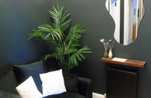 Helensburgh Apartment | Snug - Tearlag Apartment