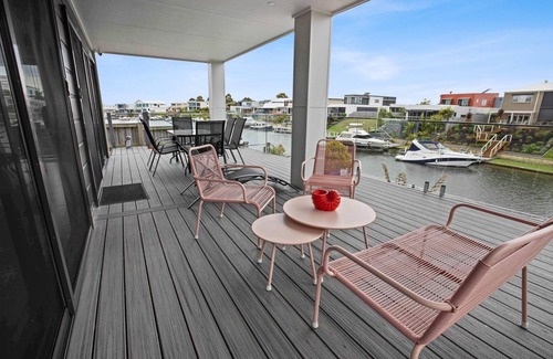 Paynesville House | Soak up the sun and moor at your private jetty berth