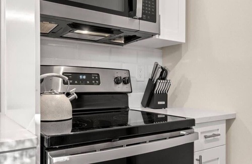 Courier City - Oscawana House | SoHo Suite by Brightwild | Steps to SoHo!