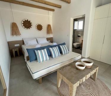 Schinoussa Town Apartment | Sohoros Luxury Suites