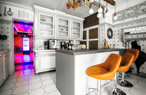 Hamburg Apartment | Soirée Villa - Elegant Stay with Garden and Party Room