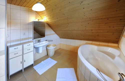 Stredne Malatiny Hotel | Sojka Resort - Hotel & Drevenice