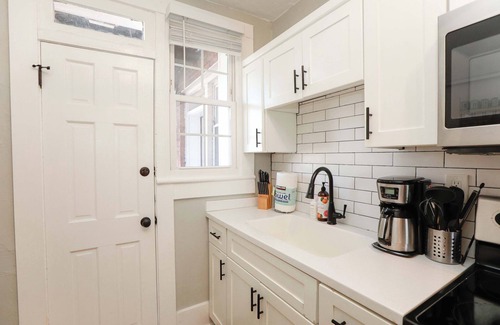 Norfolk Apartment | Sojourn at Colley Manor Unit 3