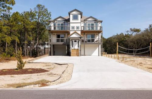 Whalehead Beach House | Sojourn Corolla 6 Bedroom POOL