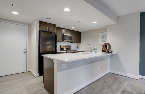 Court House Apartment | Sojourn Courtland Towers 2 BR | 2 Bath