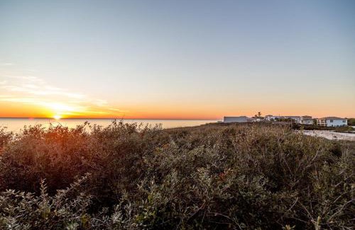 Sandbridge House | Sojourn's Sanctuary Condo Vitamin Sea Sleeps 6