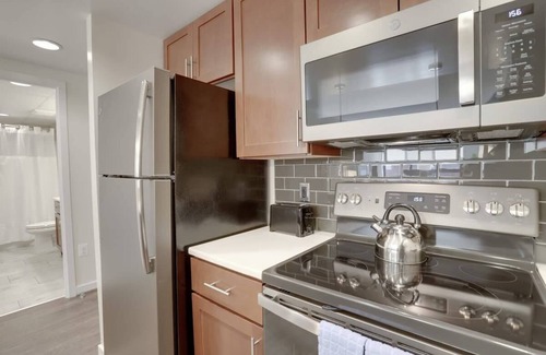 Ballston Apartment | Sojourn | VA Square | 1 BR