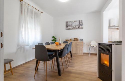 Municipality of Gracac Resort | SOKOL - Secret forest house