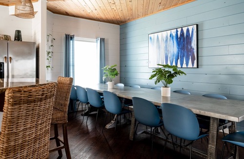 Crystal Beach House | Solara Sands: Theater & Game, Steps to the Beach!