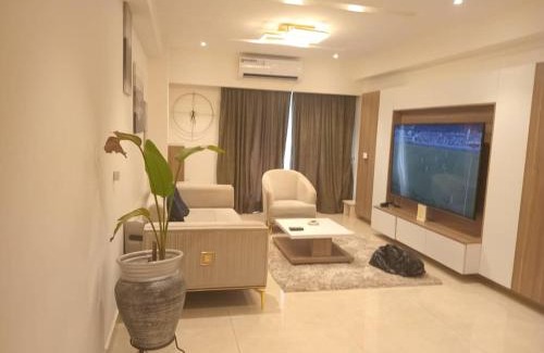 North Ridge Apartment | Solaris Apartments luxury by Cozy