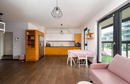 Mokotow Apartment | Solaris Voyage Apartment by BookingHost