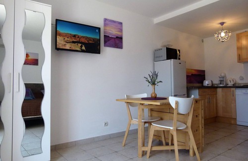 Les Adrets-de-l'Esterel Apartment | Soleil Rouge. Studio Lavande. The calm and tranquility of the Esterel. 3 *