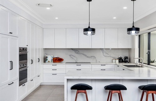 Wamberal House | SOLIS | pool, wifi, aircon| Accom Holidays