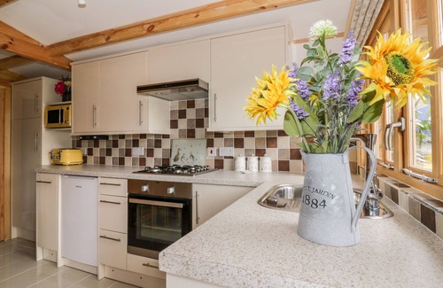 Diss Cottage | SOMEPLACE ELSE, romantic, with a garden in Diss