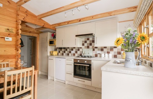 Diss Cottage | SOMEPLACE ELSE, romantic, with a garden in Diss