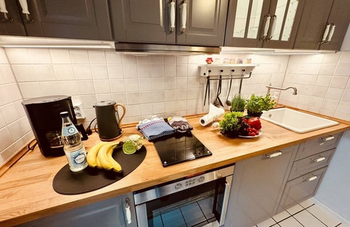 Schoenhagen Apartment | Sommerlund -macht Laune auf Meer-ruhig mit Terrasse und Garten Nahe Ostseestrand