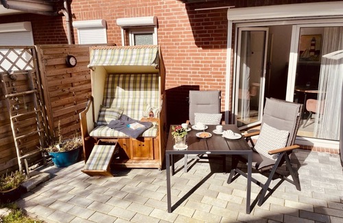 Schoenhagen Apartment | Sommerlund -macht Laune auf Meer-ruhig mit Terrasse und Garten Nahe Ostseestrand