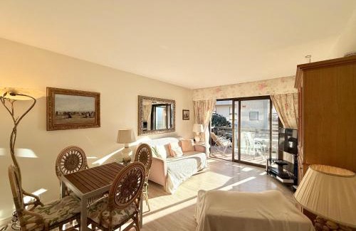 Mandelieu-la-Napoule Beach House | Somptueux deux pieces, entre mer & piscine !