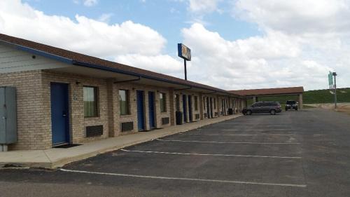 Dilley Hotel | Sona Inn