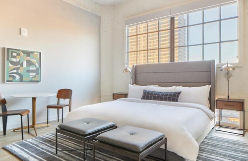 Logan Square Apartment | Sonder The Tidewater