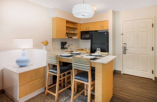 Arrowood Hotel | Sonesta ES Suites Charlotte Arrowood