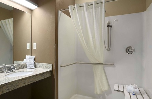 White Hall Hotel | Sonesta Essential Fairmont