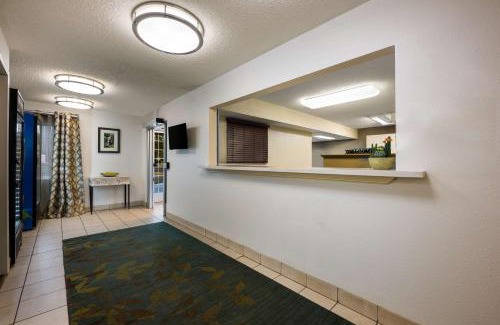 Waukegan Hotel | Sonesta Simply Suites Chicago Waukegan