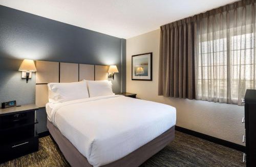 Waukegan Hotel | Sonesta Simply Suites Chicago Waukegan