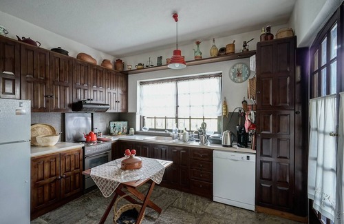 Agii Apostoli House | Sonia Rustic Mansion - 5bd 30 Sec Walk To Beach!