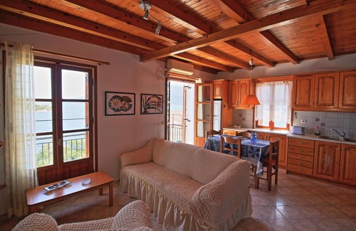 Matsoukata Apartment | Sonia's Apartment in Fiscardo Waterfront