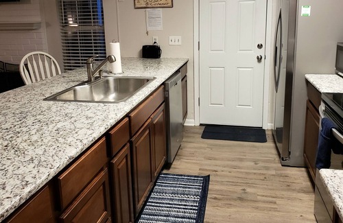 Grapevine House | Sonnet Shores: Community Pool! 3 bathrooms! By the Lake in N Grapevine!