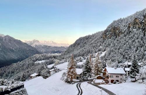 Schmitten Apartment | Sonnige Panorama Aussicht bei Davos Lenzerheide