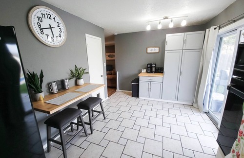 Norman House | Sooner Oasis-Pool, Hot Tub, Arcade, 3 miles to OU!