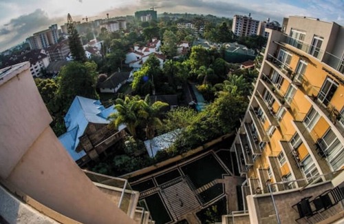Kileleshwa Apartment | Soothing 3-bedroom apartment with WiFi in vibrant Nairobi