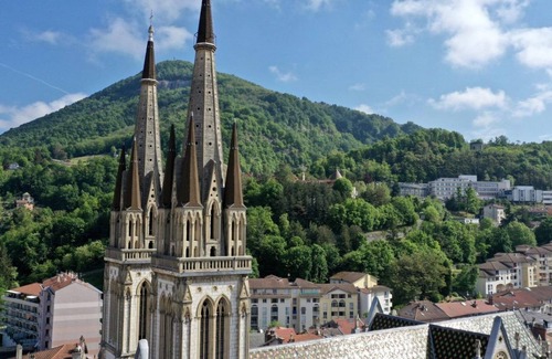 Voiron Apartment | Soothing 3-bedroom apartment with WiFi in charming Voiron