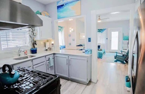 Nederland House | Soothing Blues in Peaceful 2BR/1BA Cottage