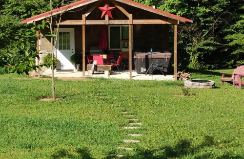 Conover Cabin | Soothing cabin with AC and a hot tub in charming Conover