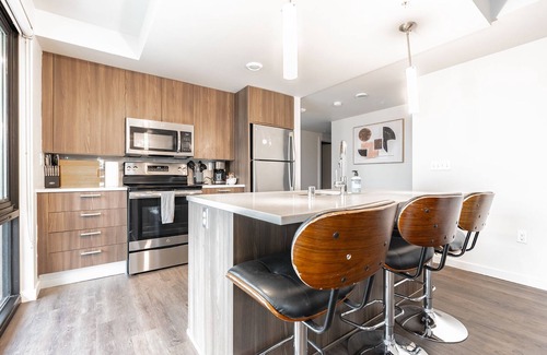 West Bellevue Apartment | Sophari Suites at Bellevue