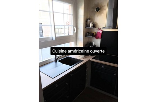 Enclos Apartment | Sophie's chic studio in the heart of downtown
