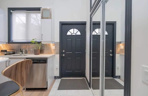 Midtown Toronto House | Sophisticated Coach House in the Annex