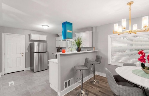 Candler-McAfee House | Sophisticated Comfort by Deity Villas