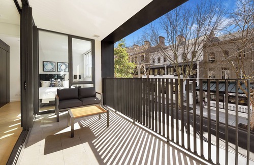 Elizabeth Bay Apartment | Sophistication & Location at "the Hensley"