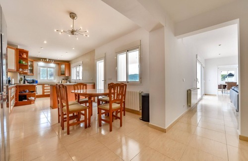 Empedrola Villa | SORENSEN Spacious villa with private pool