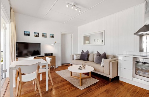 Sorrento Cottage | Sorrento Beach Cottages #1 - 1 NIGHT FREE!* - Gorgeous beach cottage, 2 min walk to Sorrento village