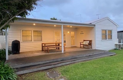 Sorrento Cottage | Sorrento Beach Cottages #1 - 1 NIGHT FREE!* - Gorgeous beach cottage, 2 min walk to Sorrento village