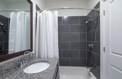 West Poplar Apartment | Sosuite at Independence Lofts - Callowhill