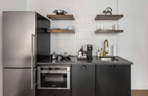 Old City Apartment | Sosuite | Studio Apt w Laundry, Courtyard View