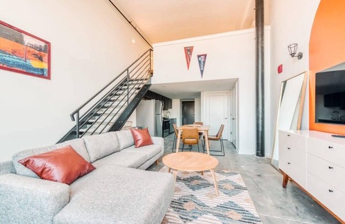 West Philadelphia Apartment | Sosuite | Studio Loft w W/D, Gym, Lounge