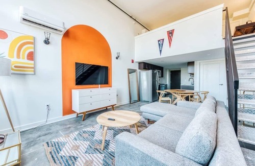 West Philadelphia Apartment | Sosuite | Studio Loft w W/D, Gym, Lounge